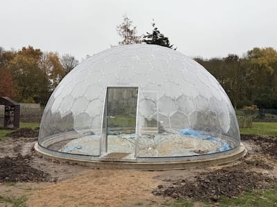 ÖSW Kuppel mit Haupteingang